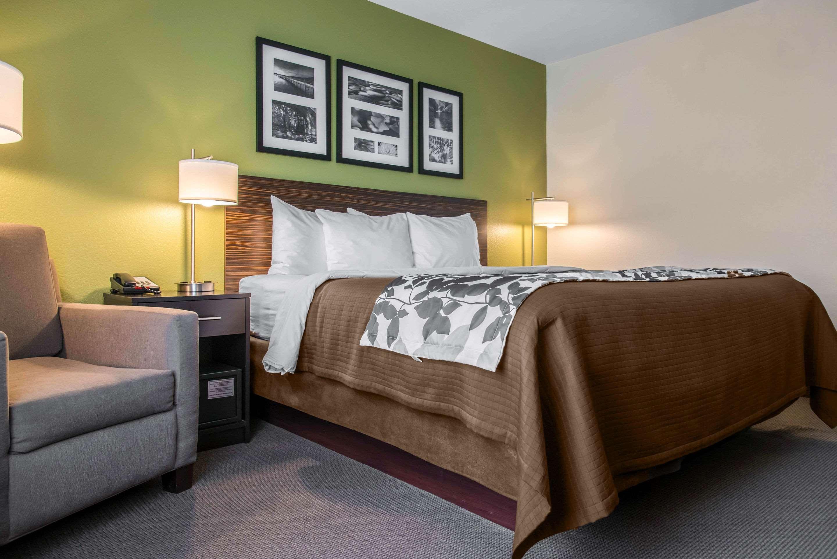Sleep Inn & Suites Marshall - University Area Exteriör bild