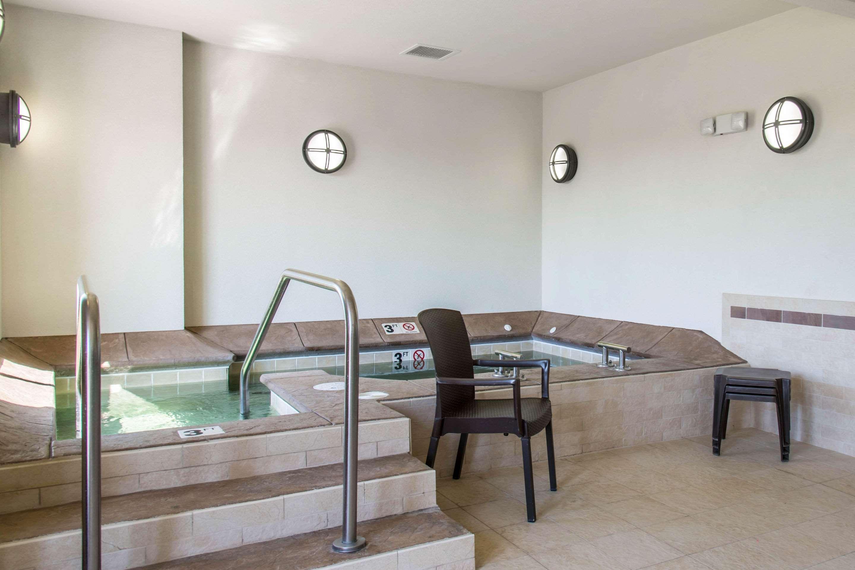 Sleep Inn & Suites Marshall - University Area Exteriör bild