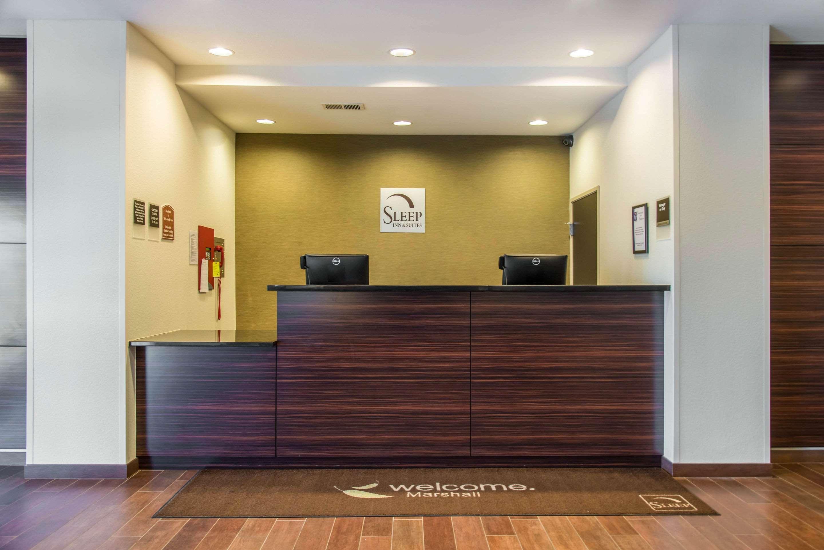Sleep Inn & Suites Marshall - University Area Exteriör bild