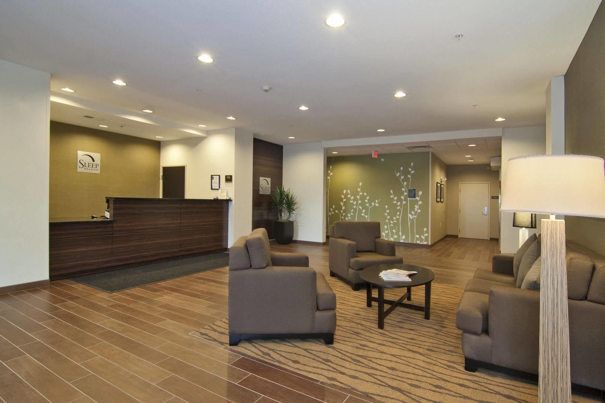 Sleep Inn & Suites Marshall - University Area Exteriör bild