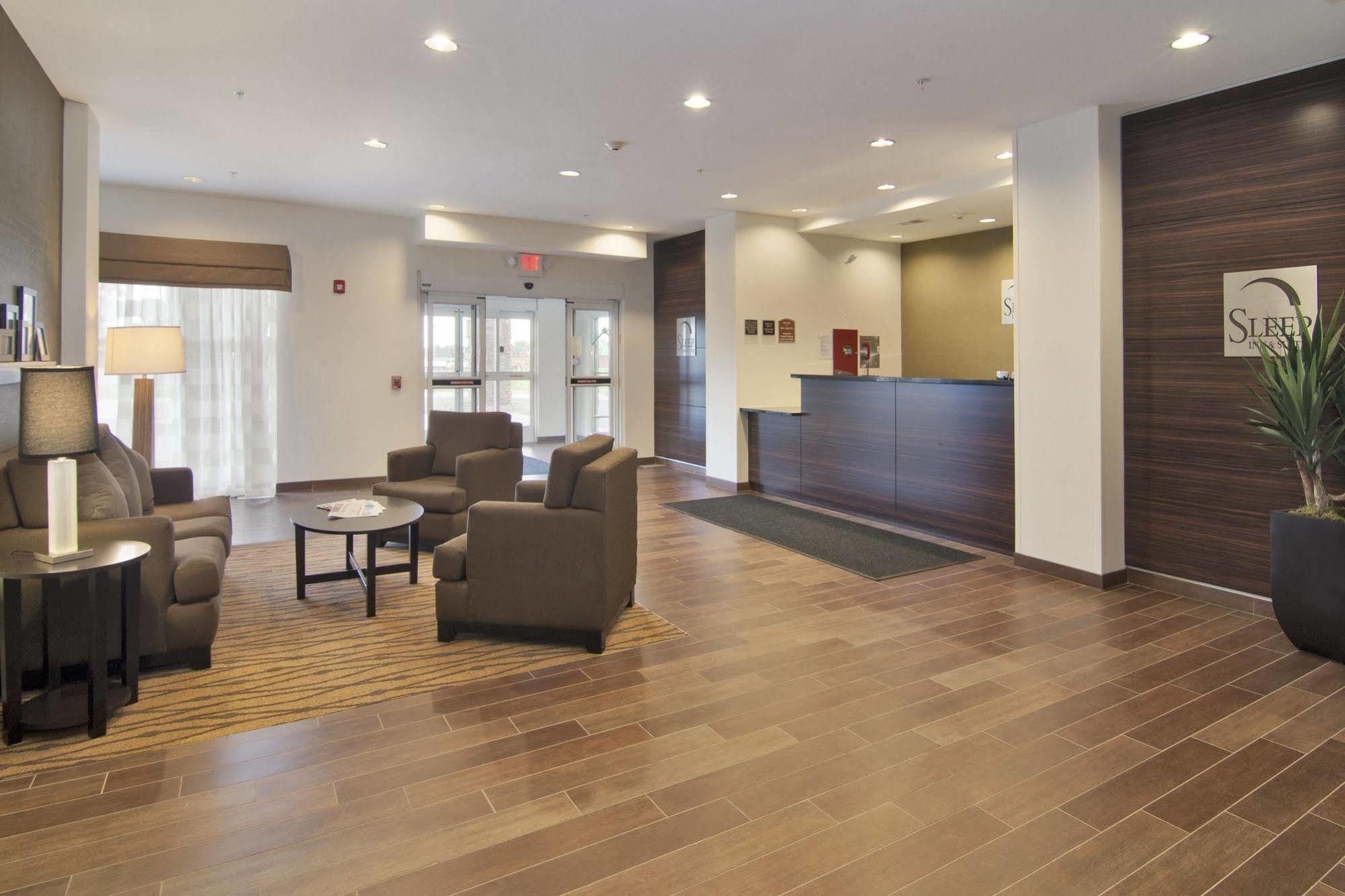 Sleep Inn & Suites Marshall - University Area Exteriör bild