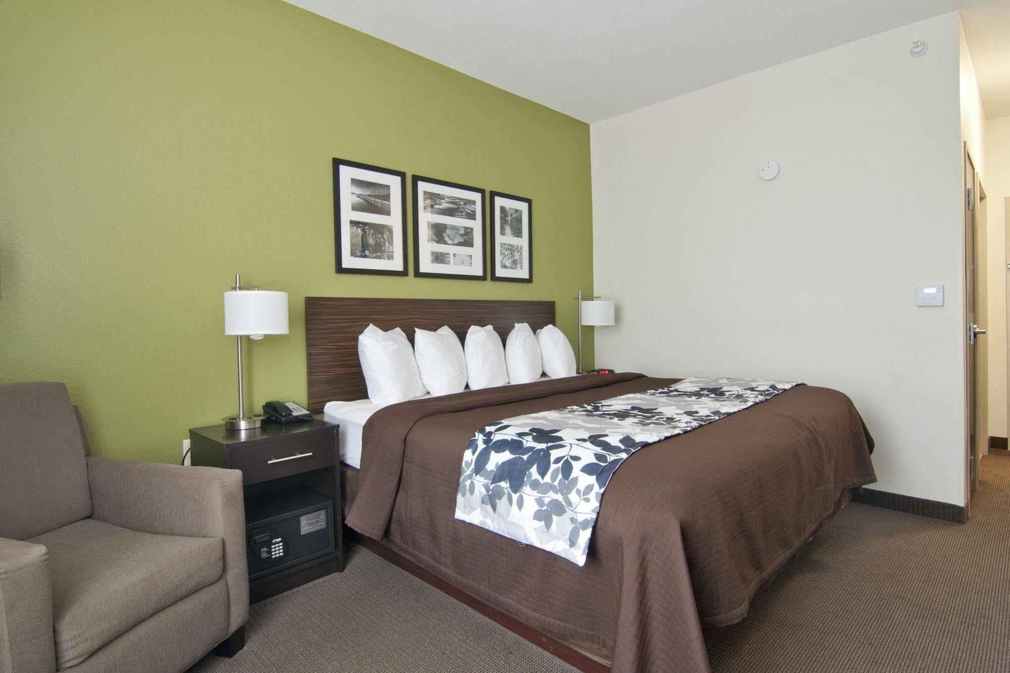 Sleep Inn & Suites Marshall - University Area Exteriör bild